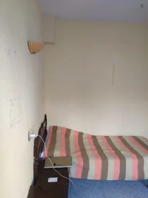 Quarto privado em Paseo de S. Antonio, imagem 5 de 17