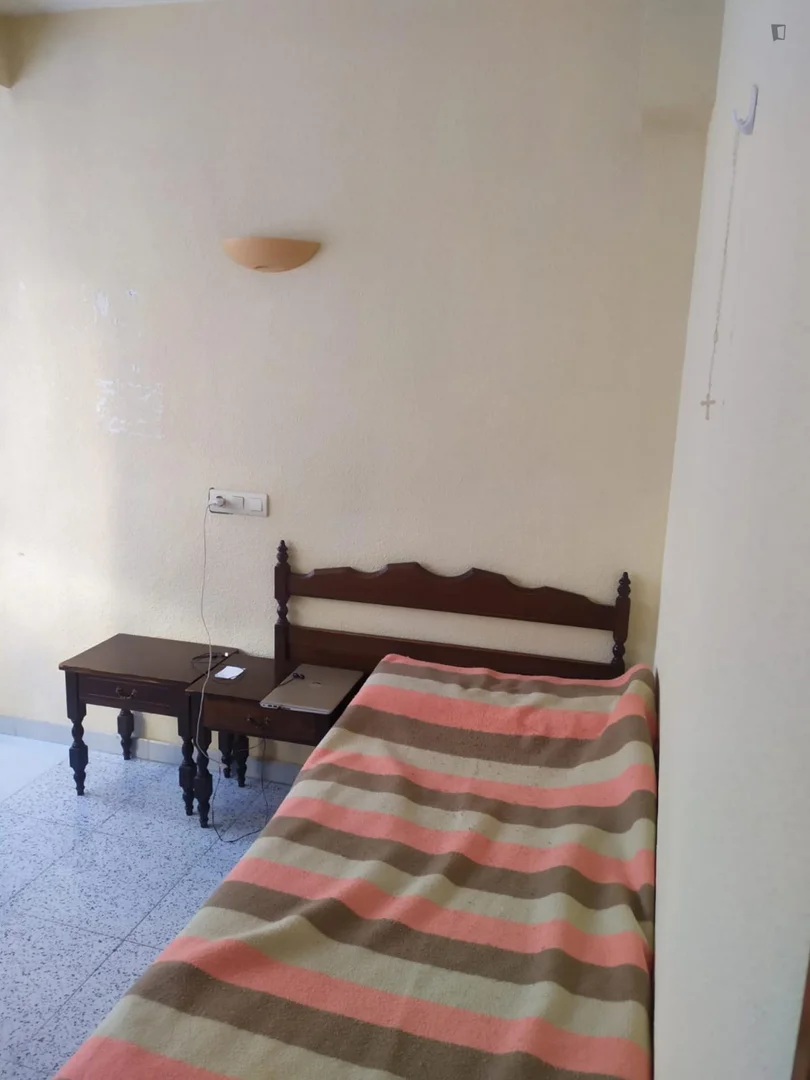 Quarto acolhedor para estudantes disponível em 