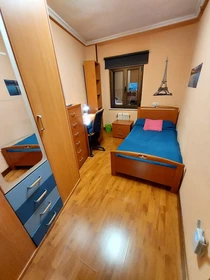Cheap private room in salamanca