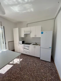 Chambre à louer dans un appartement en colocation à Bari