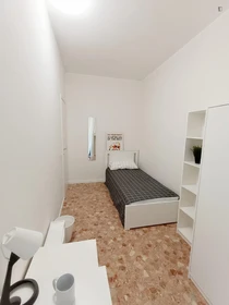 Quarto para alugar num apartamento partilhado em Bari