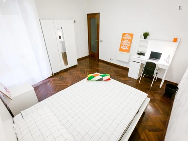 Renting rooms by the month in Bari