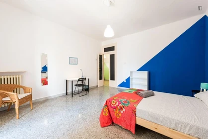 Habitación privada muy luminosa en Bari