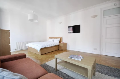 Cheap private room in City Of Westminster
