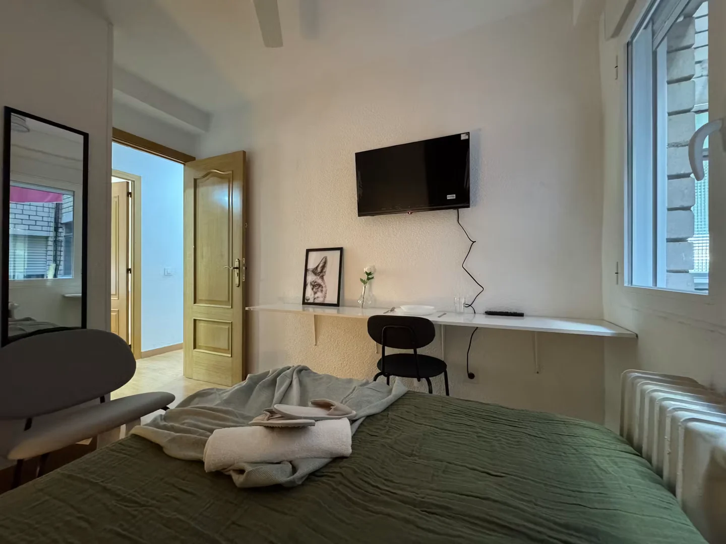 Stanza per studenti luminosa e ariosa con facile accesso all'università a 