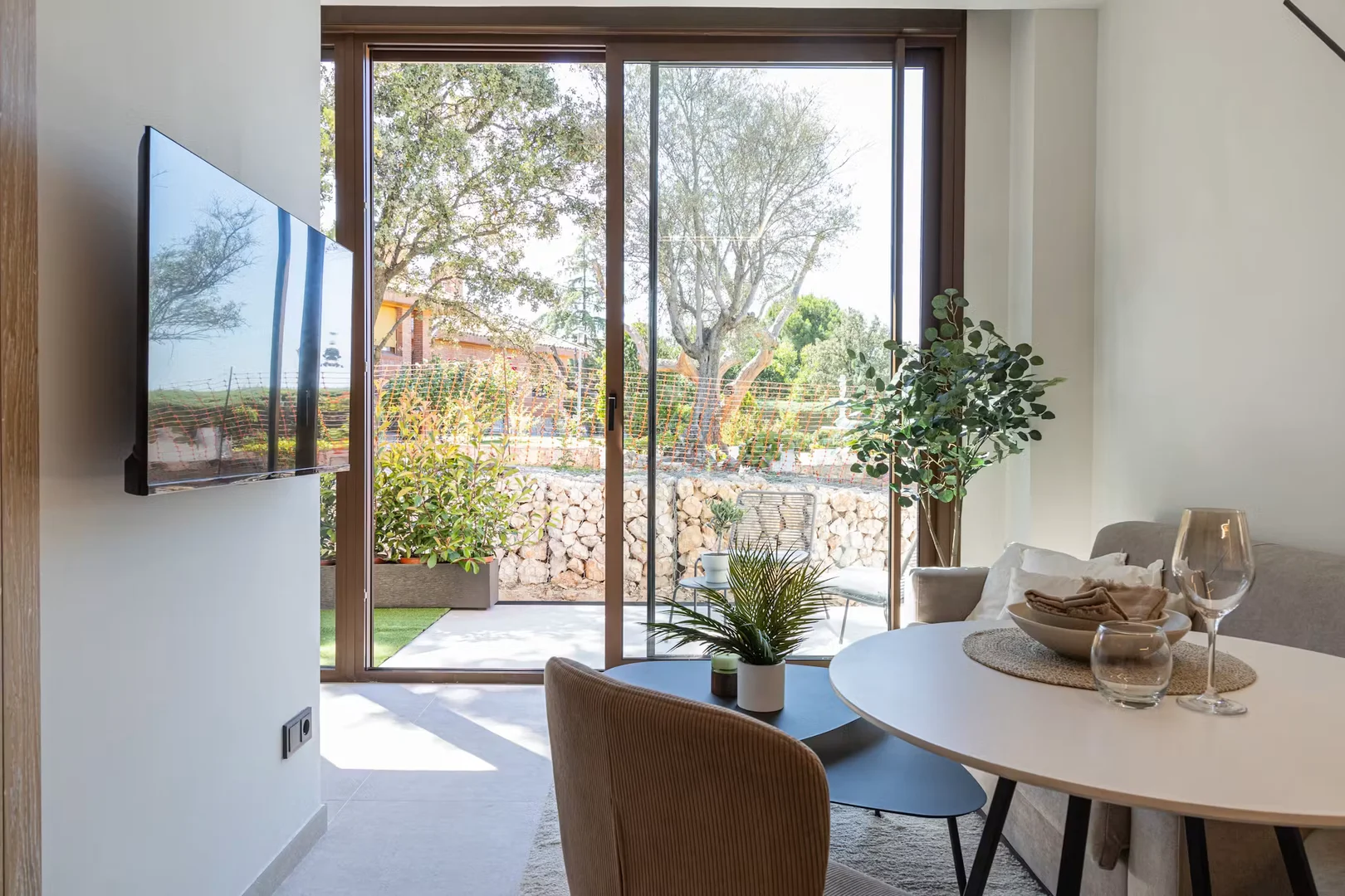 Budget-friendly student room close to campus in 