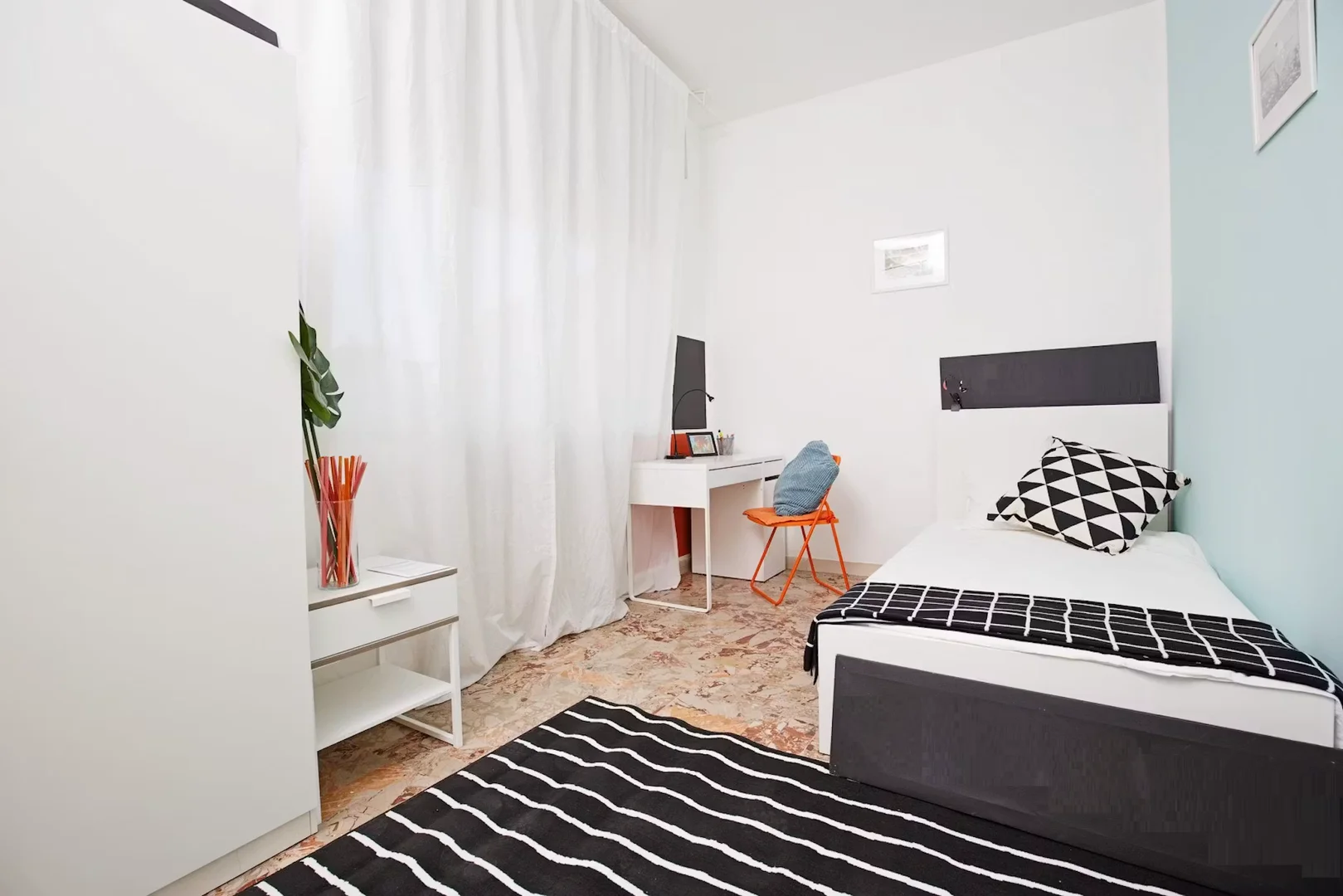 Habitación asequible para estudiantes con buena iluminación en 