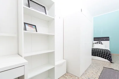 Chambre privée à Corso d'Augusto, , image 8 de 10