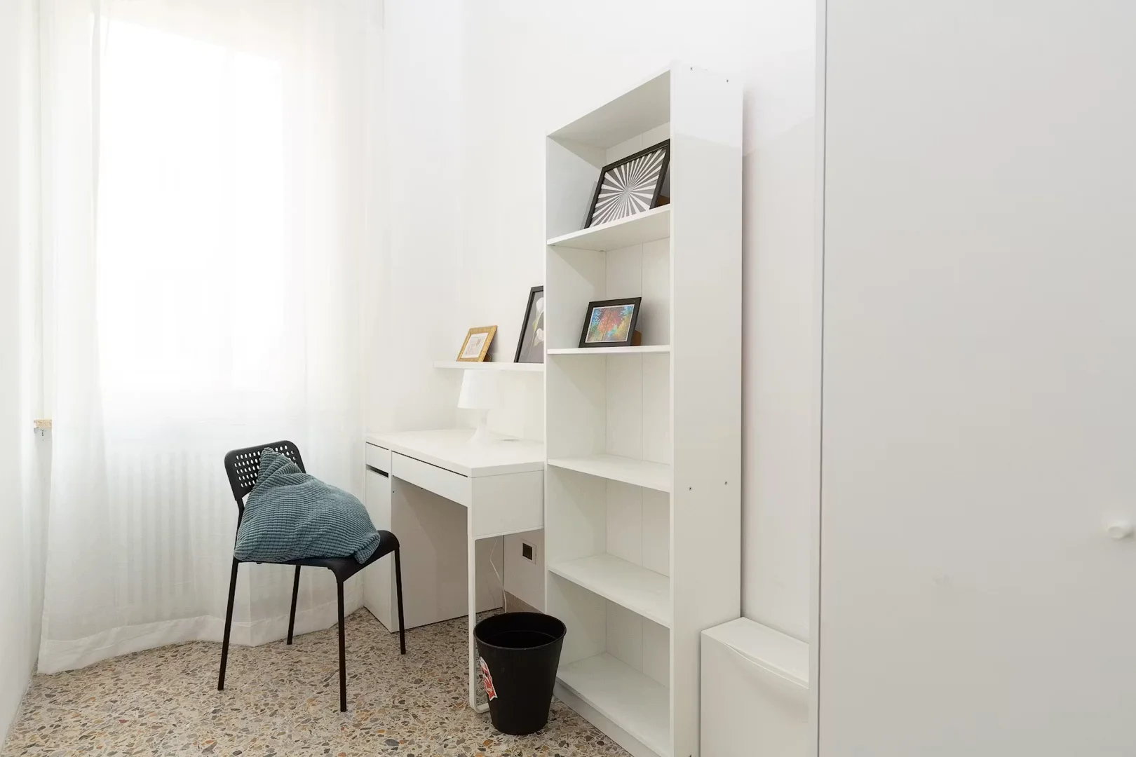 Habitación asequible para estudiantes con buena iluminación en 