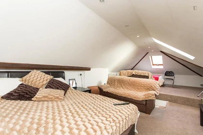 Quarto para alugar com cama de casal em London