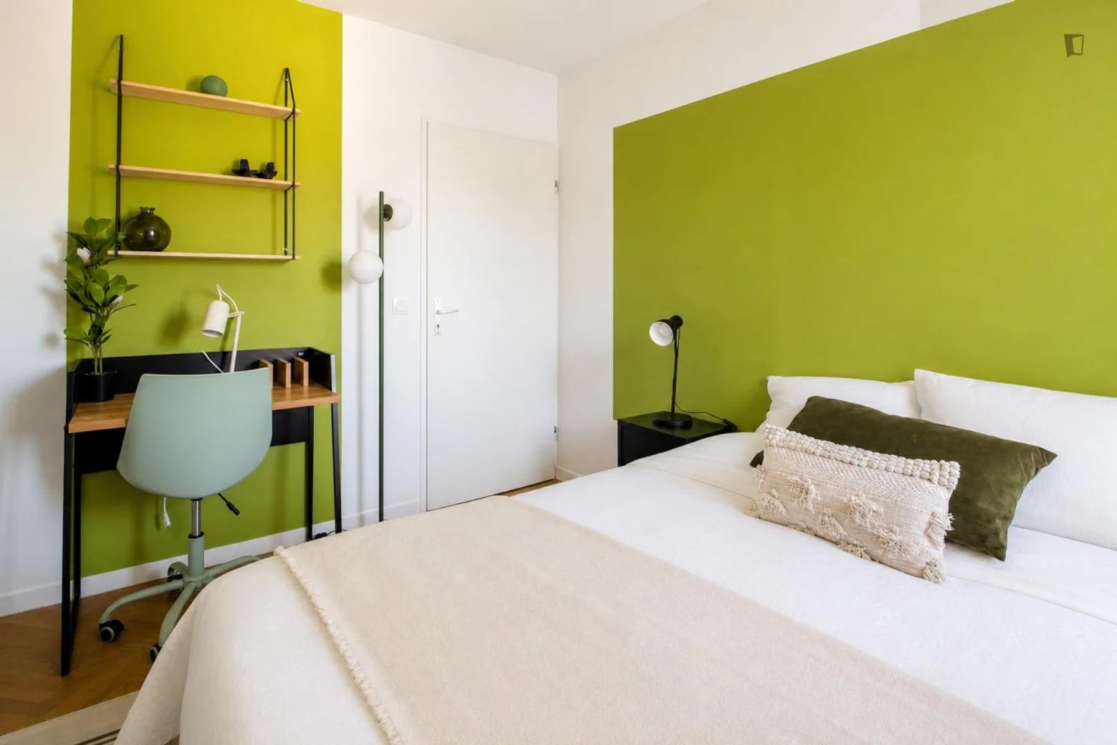 Habitación estudiantil económica cerca del campus en 
