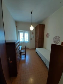 Pokój do wynajęcia we wspólnym mieszkaniu w reggio-di-calabria