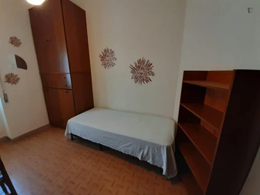 Pokój do wynajęcia we wspólnym mieszkaniu w Reggio Calabria