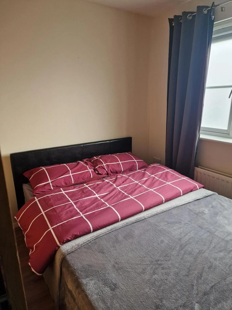 Renting rooms by the month in manchester