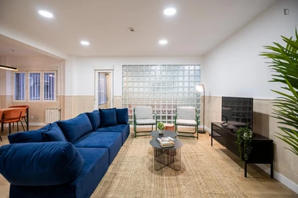 Quarto privado em C. de Bravo Murillo, imagem 13 de 61