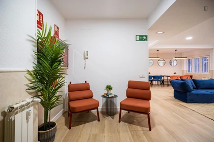 Quarto privado em C. de Bravo Murillo, imagem 18 de 61