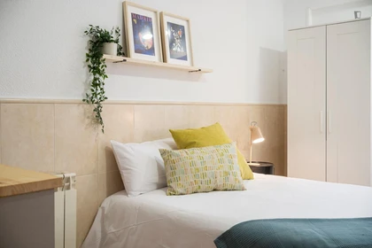 Quarto privado em C. de Bravo Murillo, imagem 3 de 61