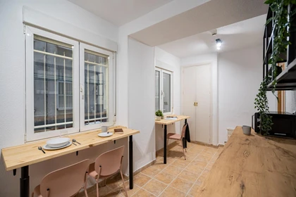 Quarto privado em C. de Bravo Murillo, imagem 25 de 61