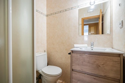 Quarto privado em C. de Bravo Murillo, imagem 45 de 61