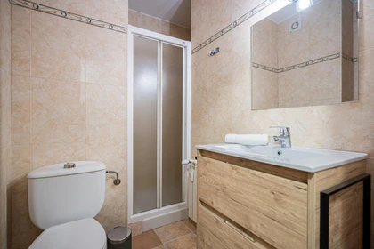 Quarto privado em C. de Bravo Murillo, imagem 49 de 61