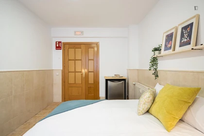 Quarto privado em C. de Bravo Murillo, imagem 9 de 61