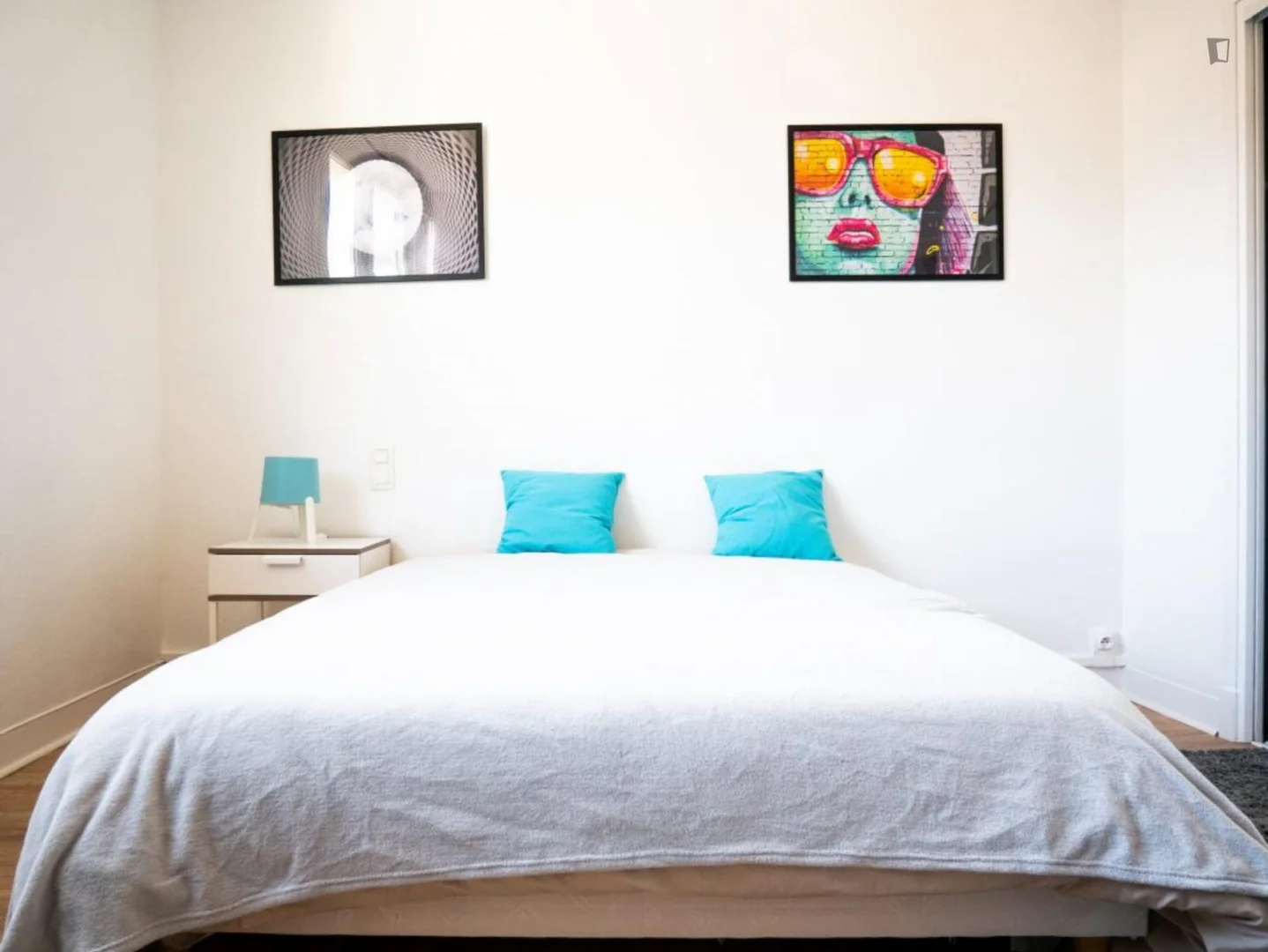 Quarto de estudante económico com localização conveniente em 