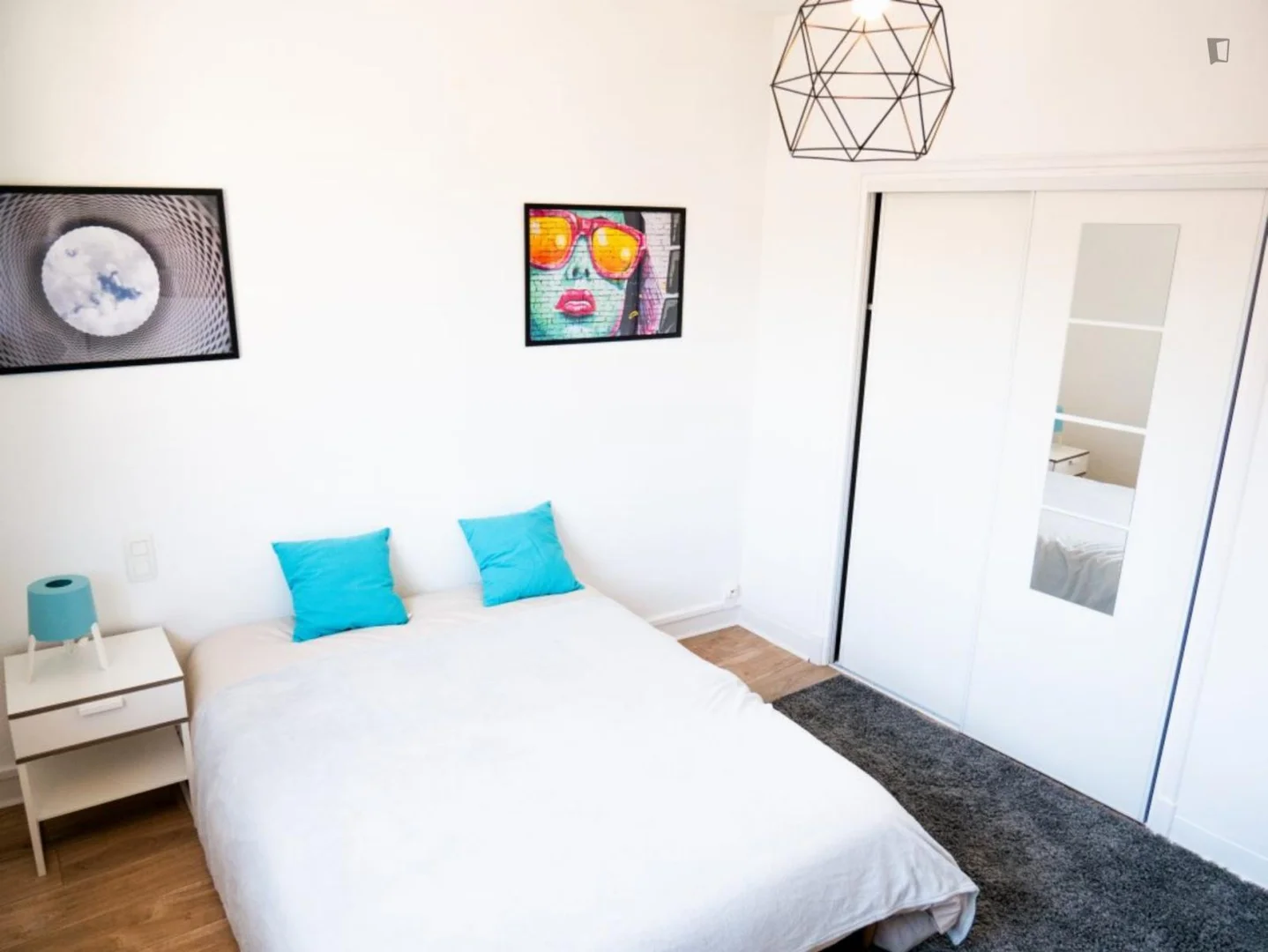 Quarto acolhedor para estudantes disponível em 