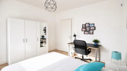 Quarto privado em Rue Lafon, imagem 12 de 49