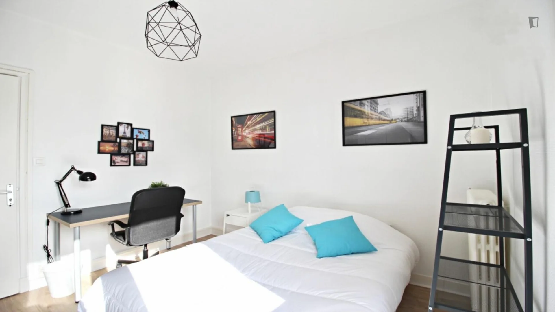 Quarto acolhedor para estudantes disponível em 