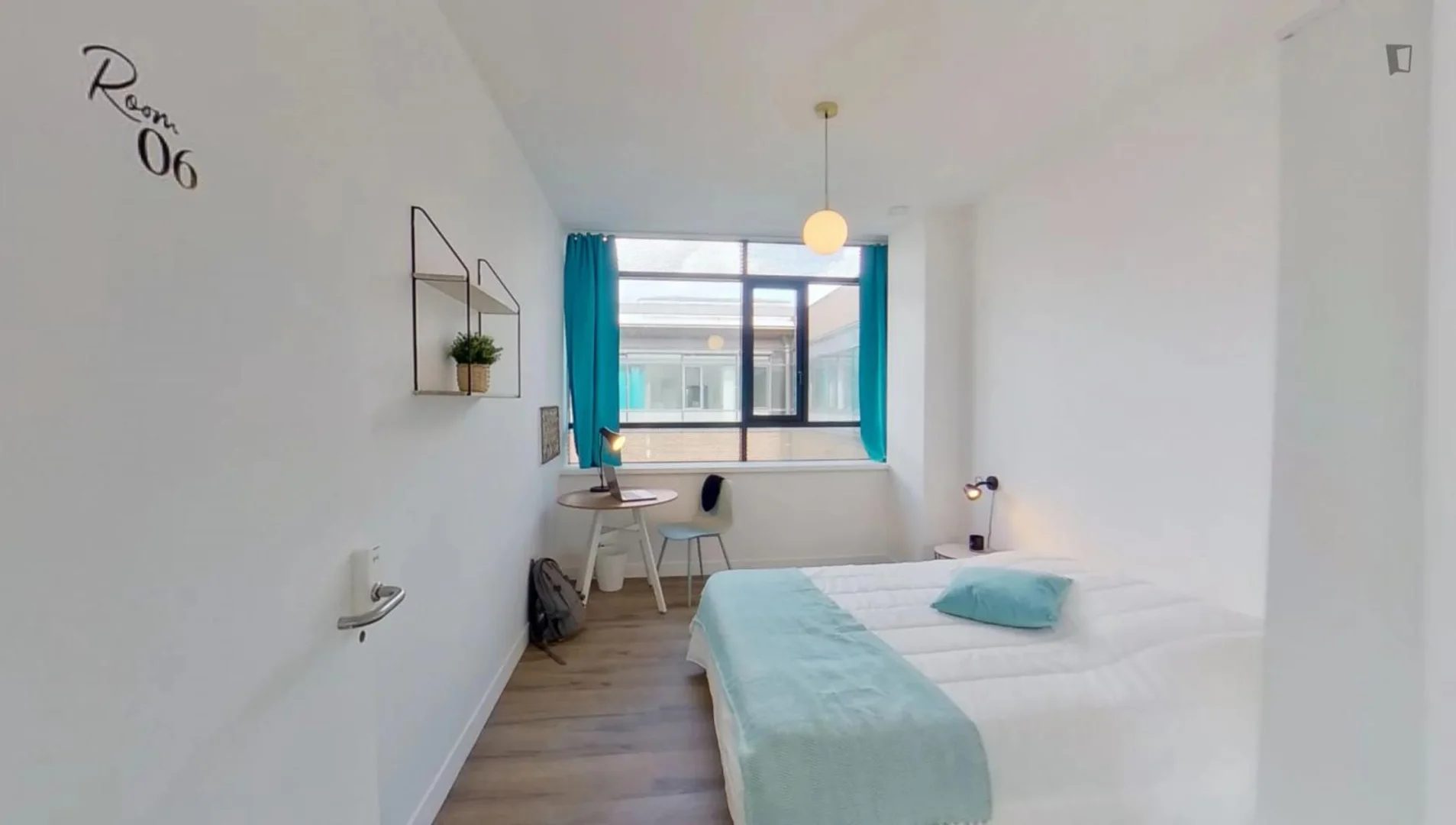 Habitación asequible para estudiantes con buena iluminación en 