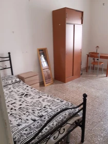 Zimmer mit Doppelbett zu vermieten Sassari