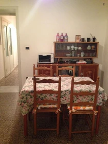 Sassari de çift kişilik yataklı kiralık oda