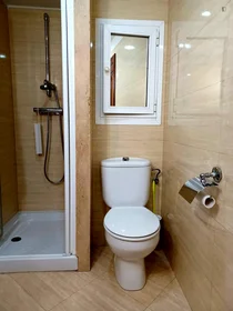 Quarto privado em Calle Granados, imagem 17 de 19