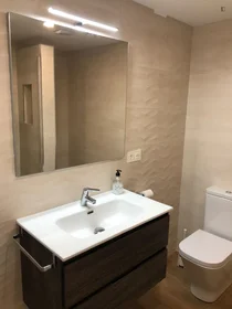 Private room at Calle Llano Ponte, image 11 of 19