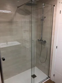 Private room at Calle Llano Ponte, image 12 of 19