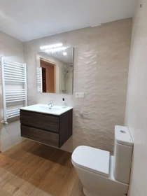 Private room at Calle Llano Ponte, image 14 of 19