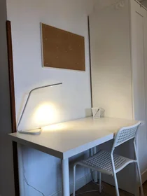 Private room at Calle Llano Ponte, image 4 of 19