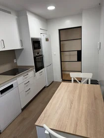 Private room at Calle Llano Ponte, image 7 of 19