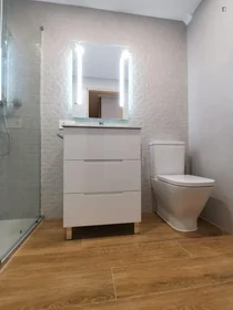 Private room at Calle Llano Ponte, image 9 of 19