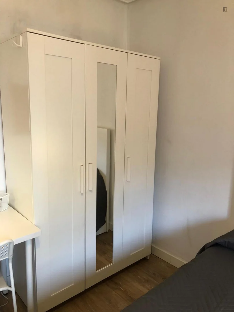 Affordable room for students with ample lighting in 