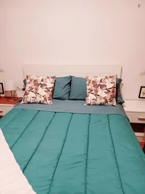 Quarto privado em Calle Granados, imagem 1 de 15