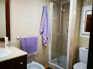 Quarto privado em Calle Granados, imagem 13 de 17