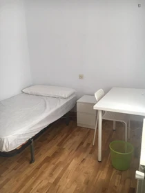 Cheap private room in Oviedo