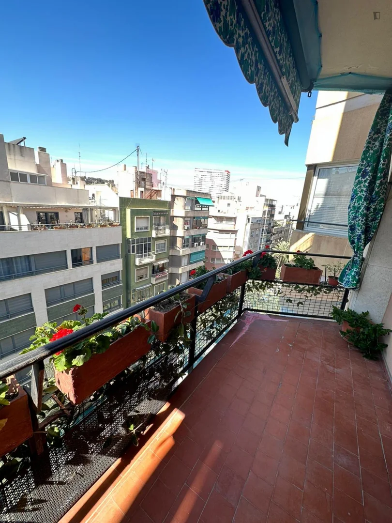 Habitación en apartamento estudiantil en alquiler en , completamente amueblado