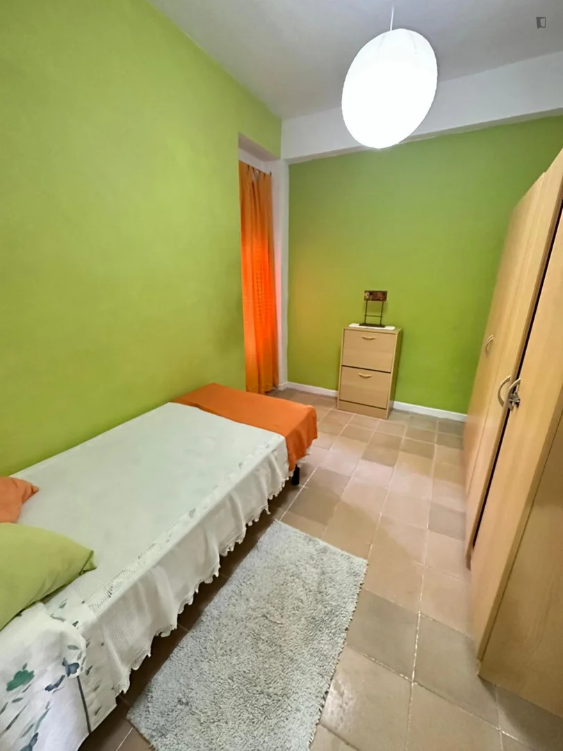 Habitación en apartamento estudiantil en alquiler en , completamente amueblado