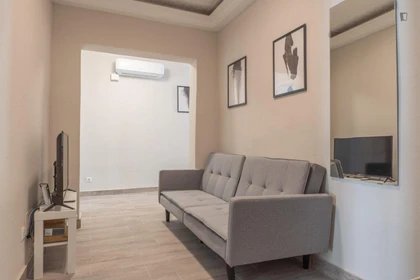 Cheap private room in Alicante