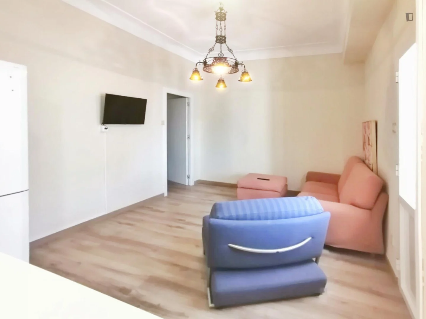 Habitación para estudiantes en  con área de estudio y facilidades compartidas