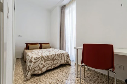 Chambre à louer avec lit double Alicante