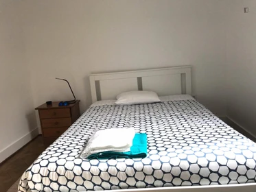 Room for rent with double bed Aveiro