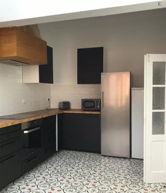 Room for rent in a shared flat in Aveiro